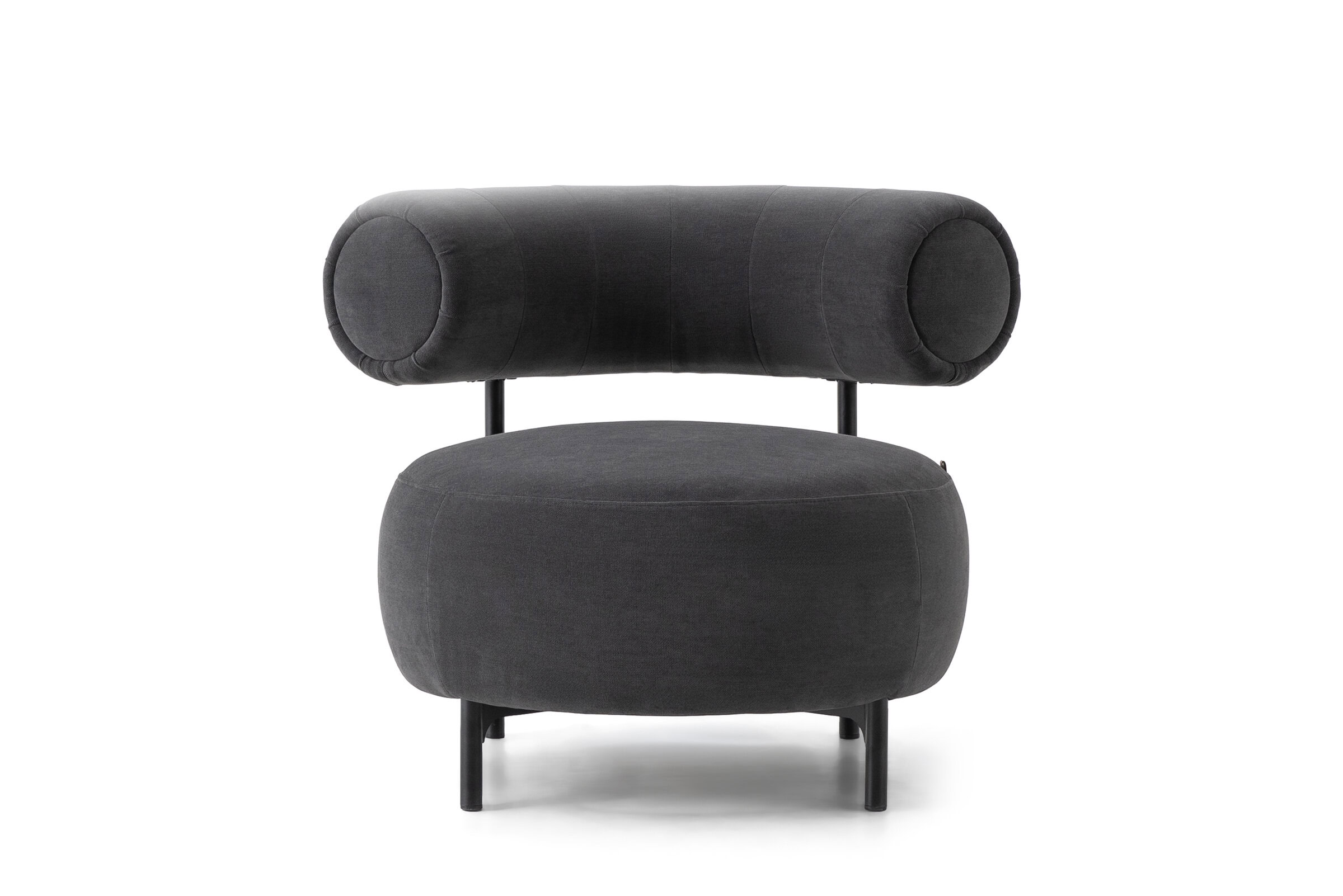 Fotoliu elegant, negru, cu design rotunjit unic, perfect pentru livinguri și birouri contemporane. Scaune confortabile cu o estetică modernă și elegantă.