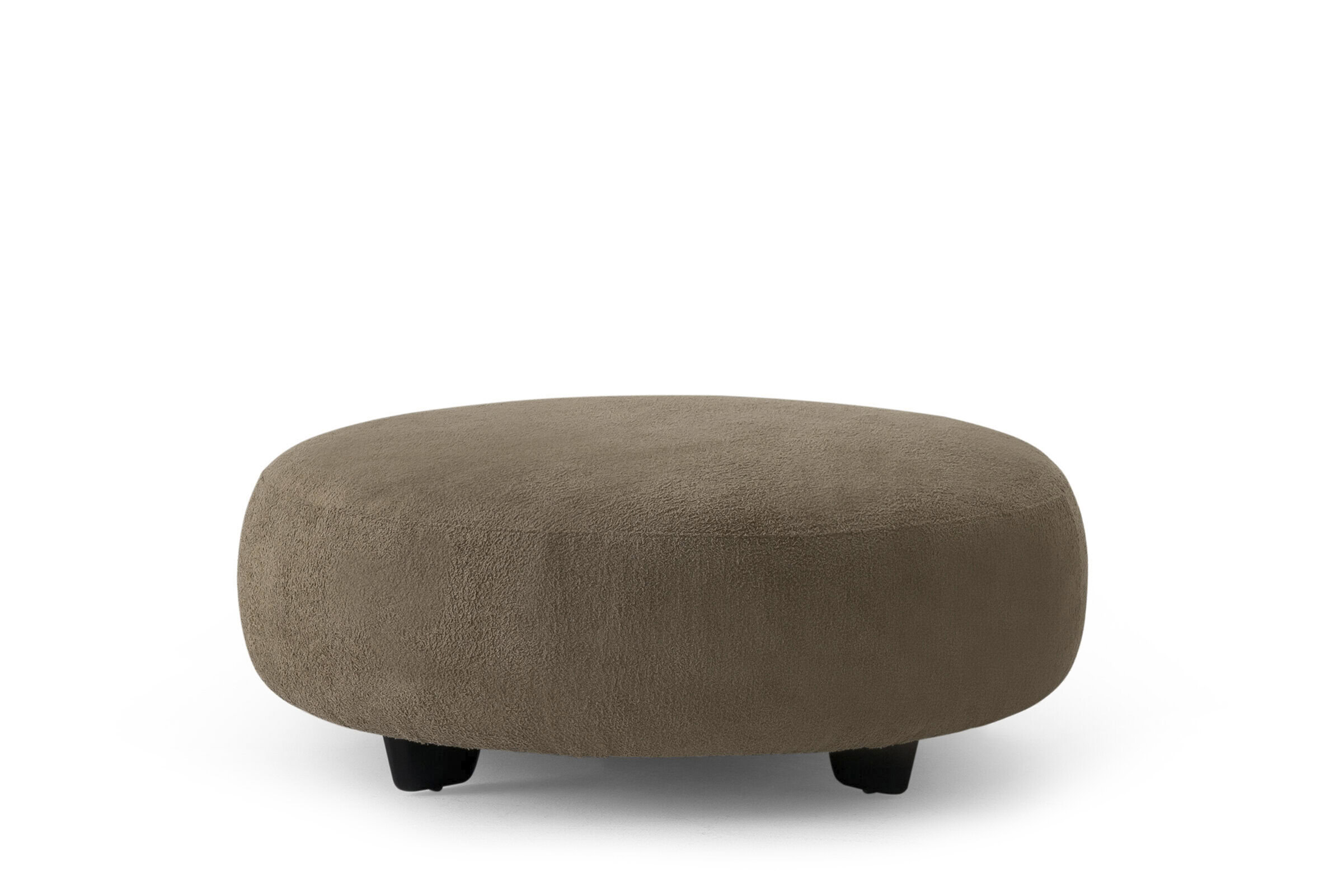 Taburet tapițat bej, plus picioare din lemn negru, design modern și elegant pentru living sau spațiul de relaxare.