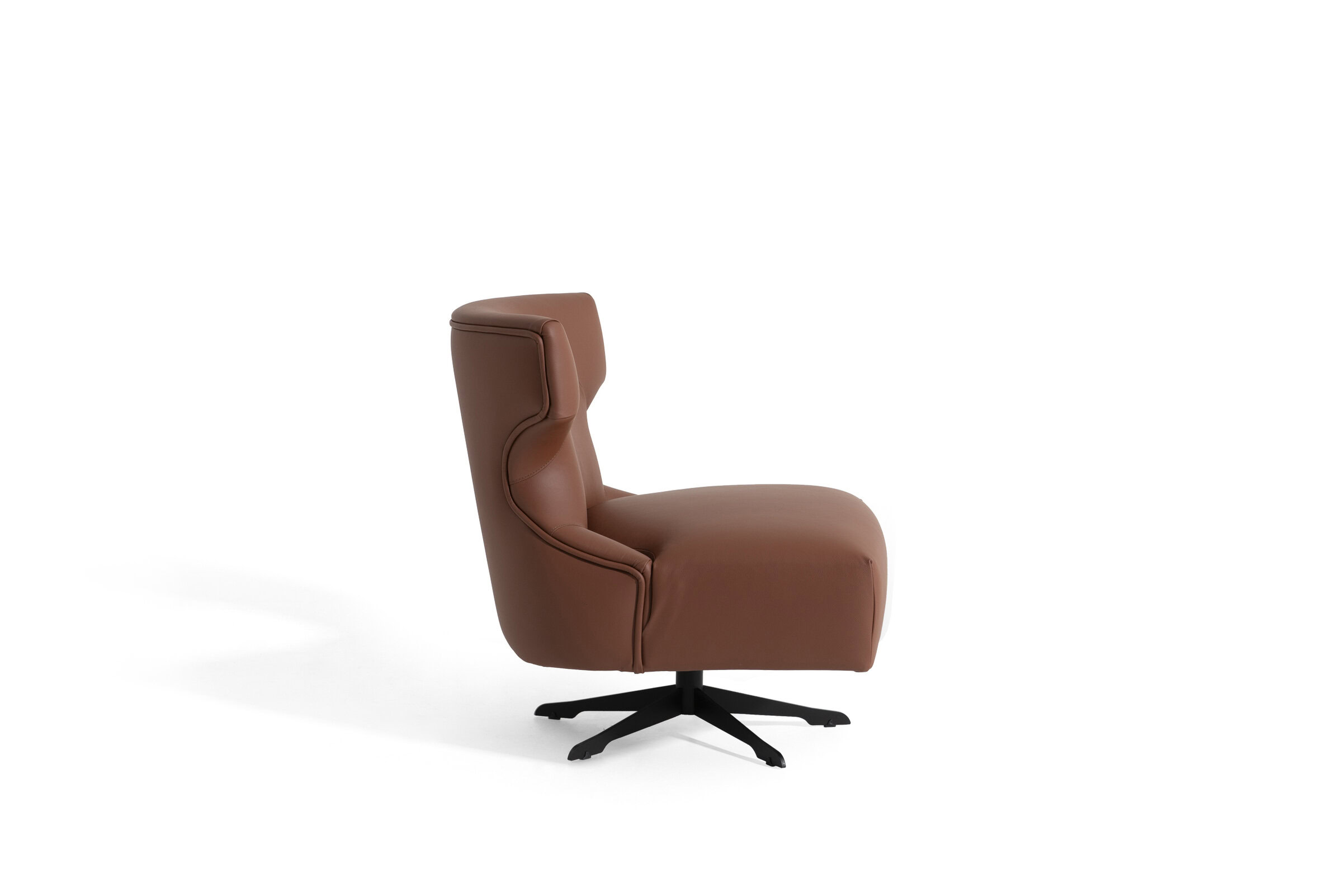 Scaun de birou luxos din piele maro, cu design ergonomic și bază rotativă, perfect pentru spațiile moderne de acasă sau de birou. O piesă de mobilier elegantă, confortabilă și durabilă.