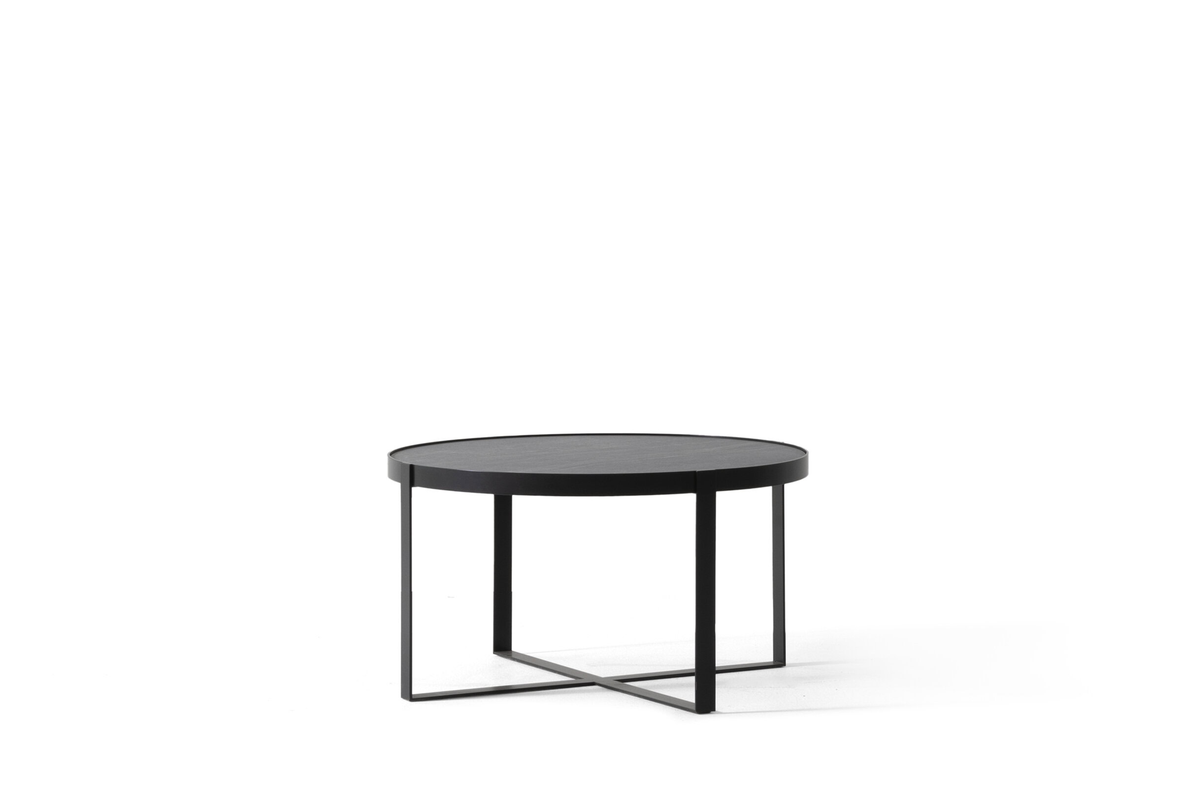Masă de cafea modernă, neagră, elegantă, cu cadru metalic minimalist, perfectă pentru decorul contemporan al camerei de zi.