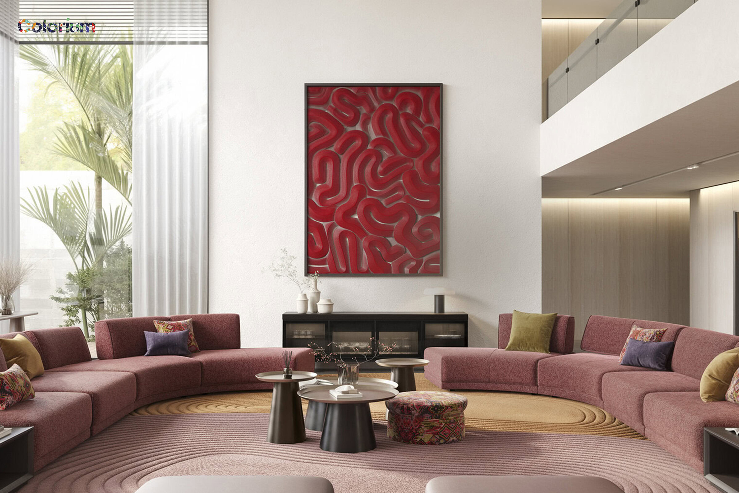 Living modern și luminos, cu canapele modulare roz, perne colorate, măsuțe de cafea elegante și ferestre mari cu verdeață luxuriantă la exterior. Decorul minimalist, cu pictură murală și iluminat discret, sporește stilul contemporan.