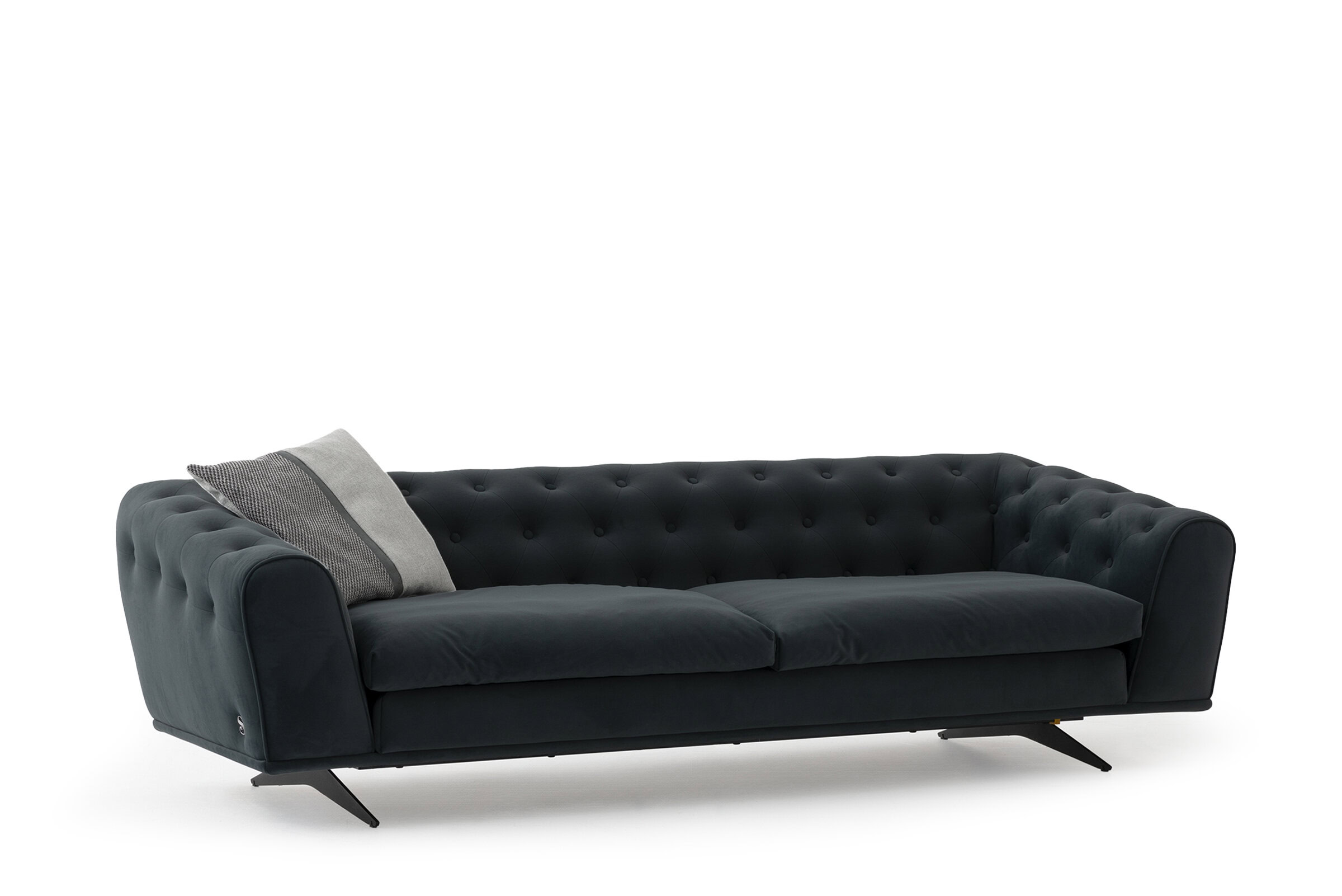Canapea luxoasă din catifea închisă la culoare, cu spătar capitonat, ideală pentru spații de locuit elegante și decor contemporan.